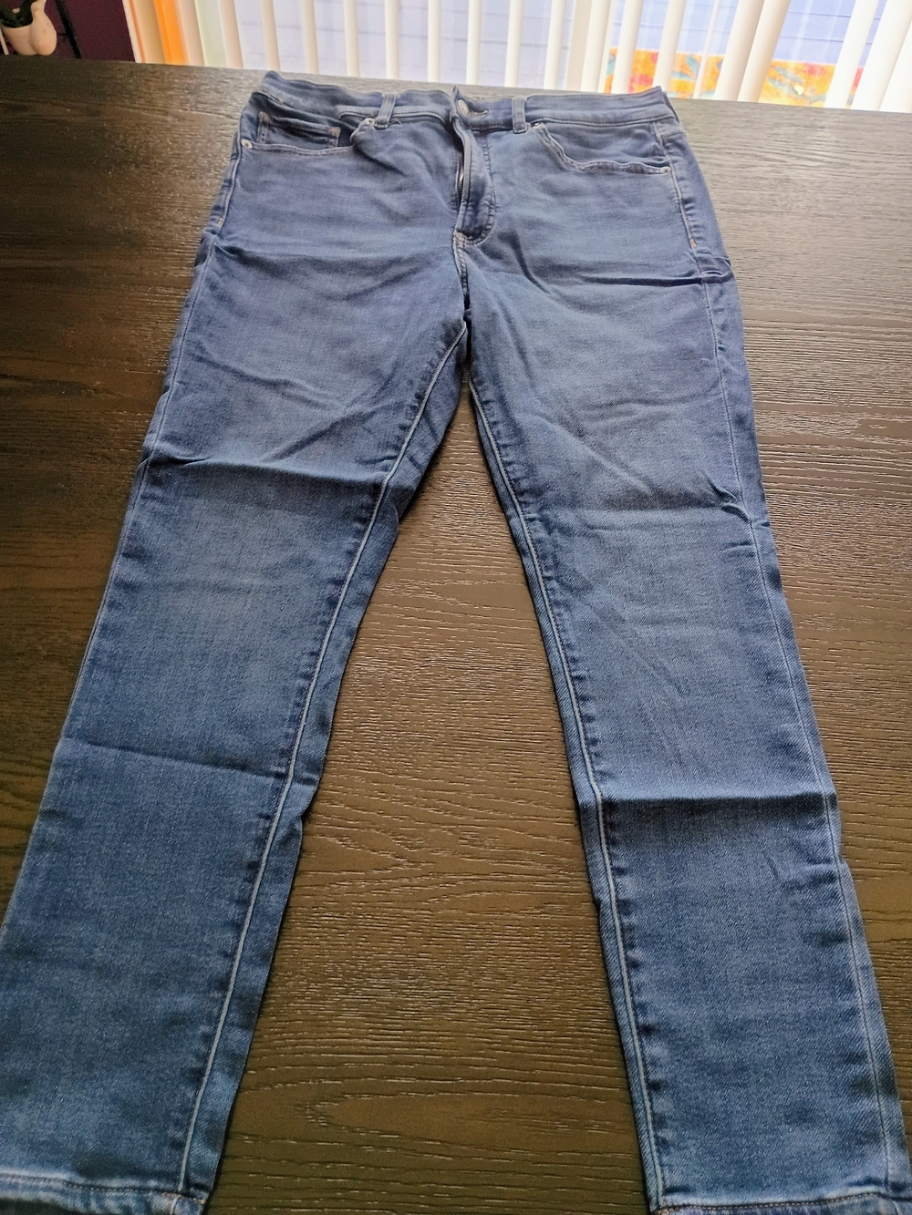 Express Women's Classic Jeans in Medium Blue Wash